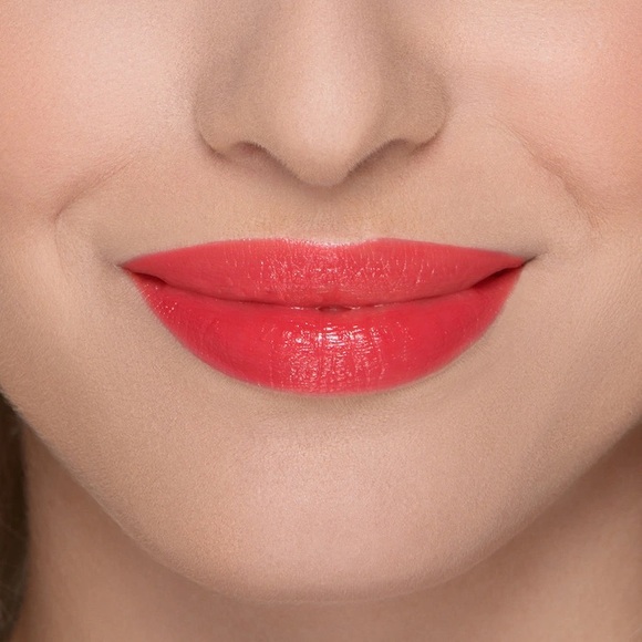 Too Faced - ‘Nothing Compares 2 U’ Heart Core Lipstick - Picture 6 of 8